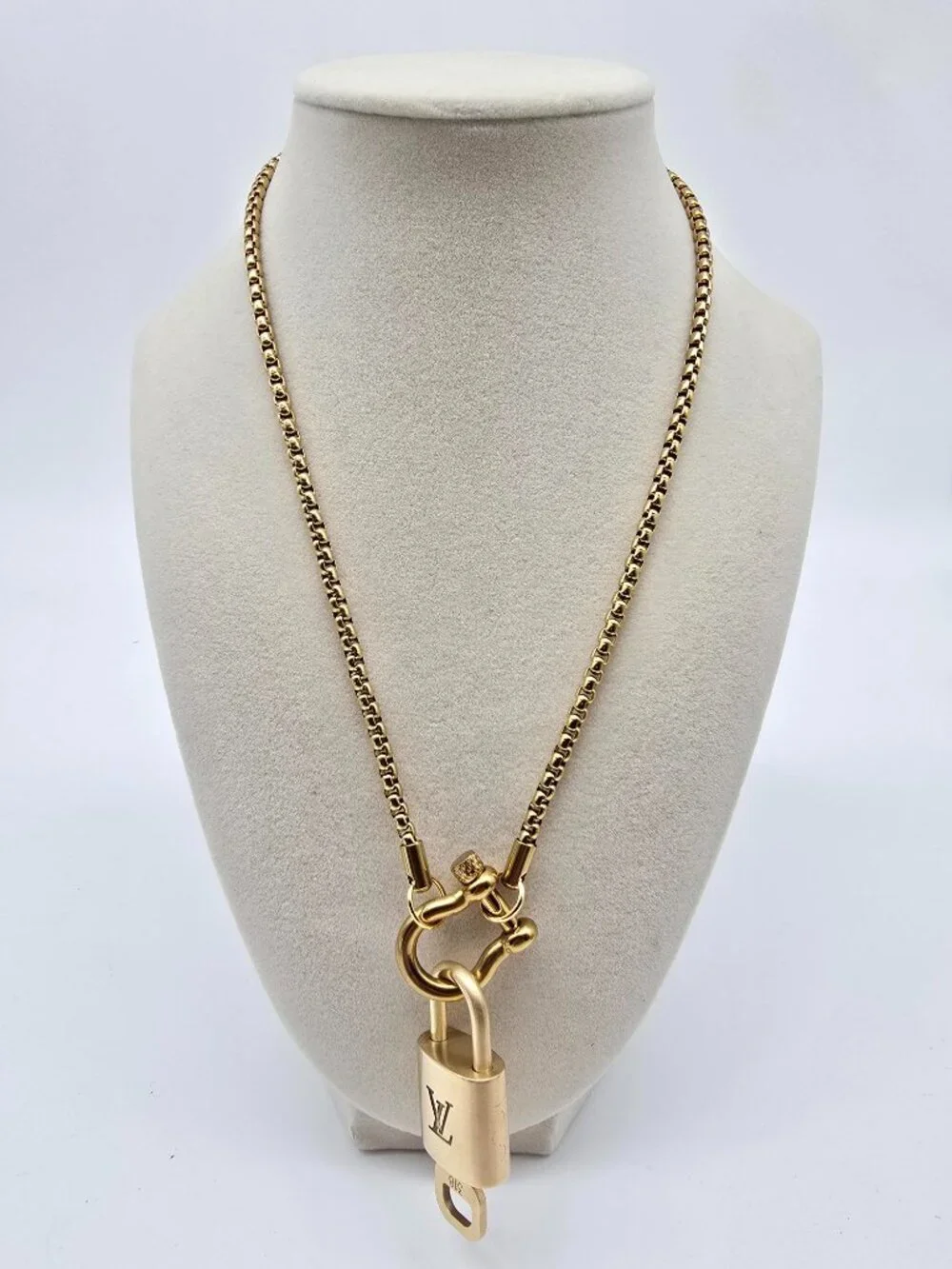 Horse Show Style Stainless Steel Chain with Authentic Louis Vuitton Padlock